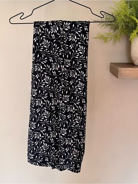 Black Vines Muslin Swaddle Blanket